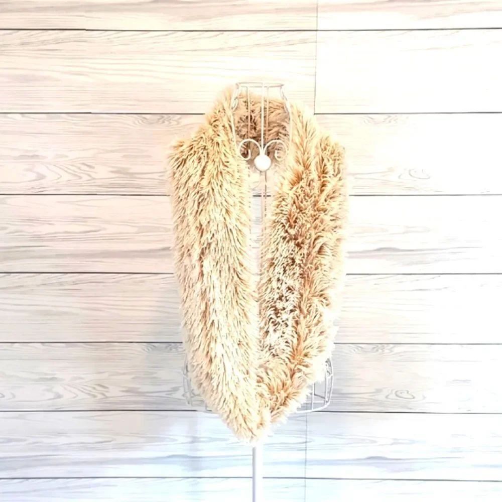 Unbranded Faux Fur Infinity Scarf in Cream